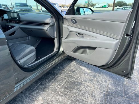 New 2026 Hyundai Elantra Sport FWD image 21