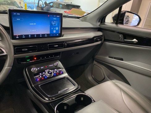 Certified 2022 Lincoln Nautilus Reserve w/ Cargo Utility Package image 12