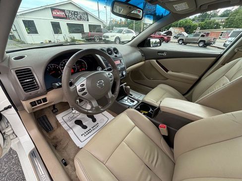 Used 2011 Nissan Altima 2.5 SL w/ 2.5SL Pkg FWD image 15