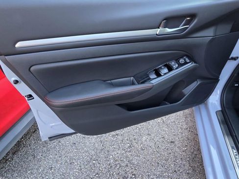 New 2025 Nissan Altima 2.5 SR w/ SR Premium Package FWD image 27
