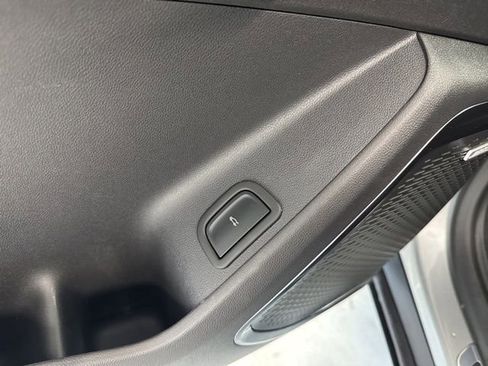 Used 2025 GMC Acadia AT4 image 22