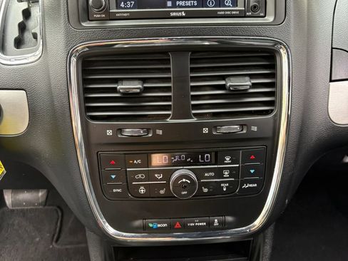 Used 2018 Dodge Grand Caravan GT image 26