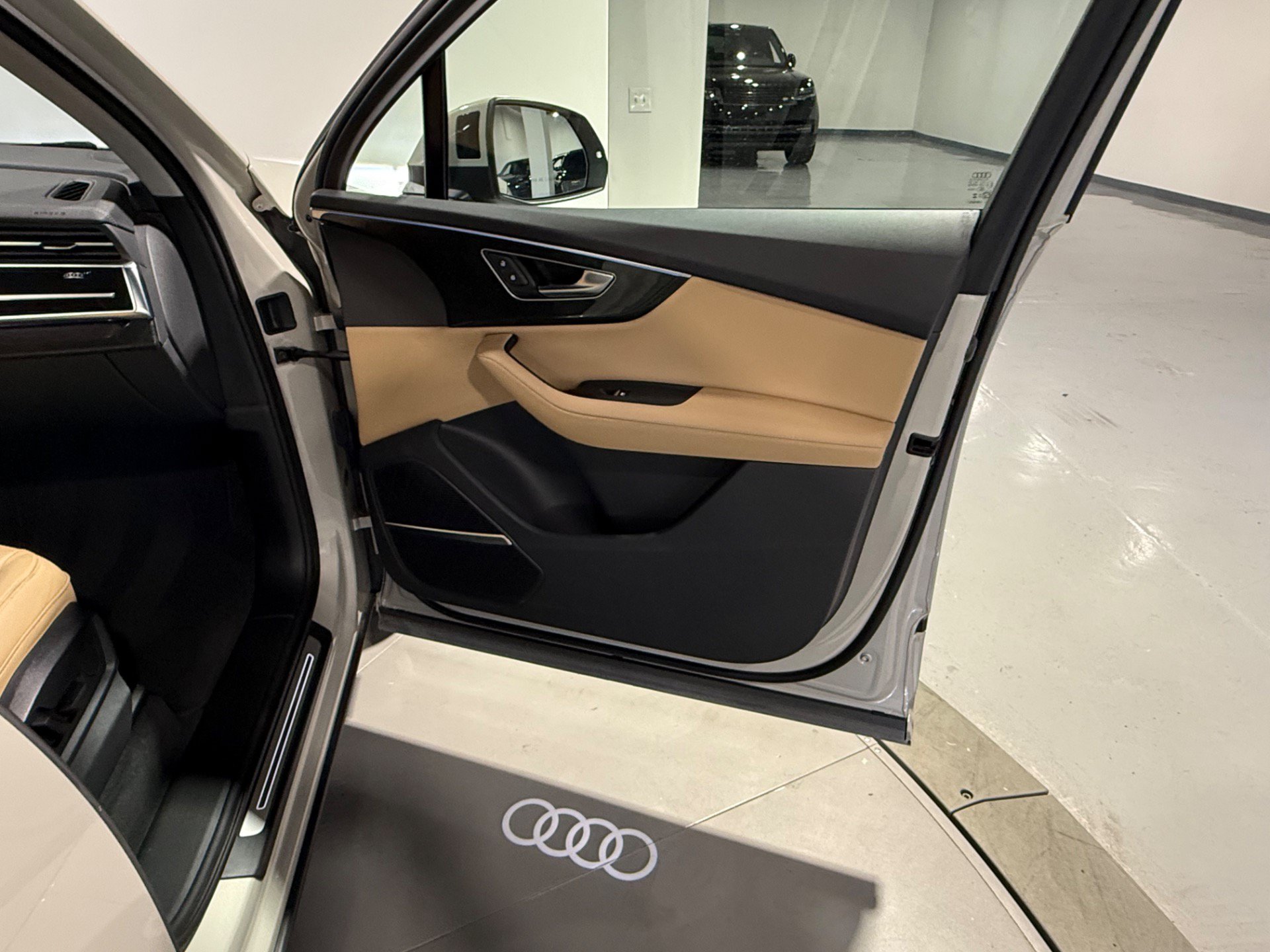 Used 2024 Audi Q7 2.0T Premium Plus w/ Premium Plus Package AWD/4WD image 29