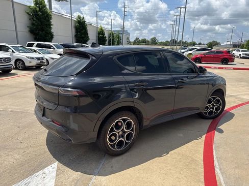 Used 2025 Alfa Romeo Tonale AWD/4WD image 3