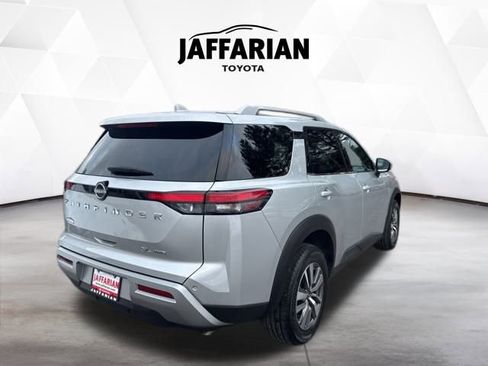 Used 2025 Nissan Pathfinder SL image 7