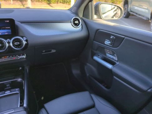 Used 2025 Mercedes-Benz GLA 250 image 16