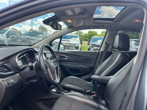 Used 2019 Buick Encore Preferred AWD/4WD image 9