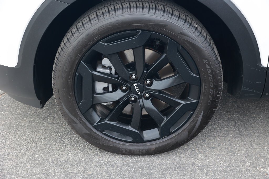 Used 2025 Kia Telluride EX w/ EX Captain's Chair Package FWD image 14