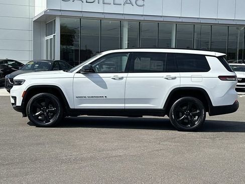 Used 2023 Jeep Grand Cherokee L Altitude AWD/4WD image 51