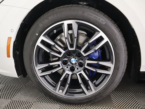 Certified 2025 BMW 530i 530i w/ M Sport Package image 32