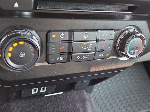 Used 2017 Ford F150 XLT w/ Equipment Group 302A Luxury AWD/4WD image 10