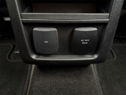 Used 2019 Ford Edge Titanium image 29