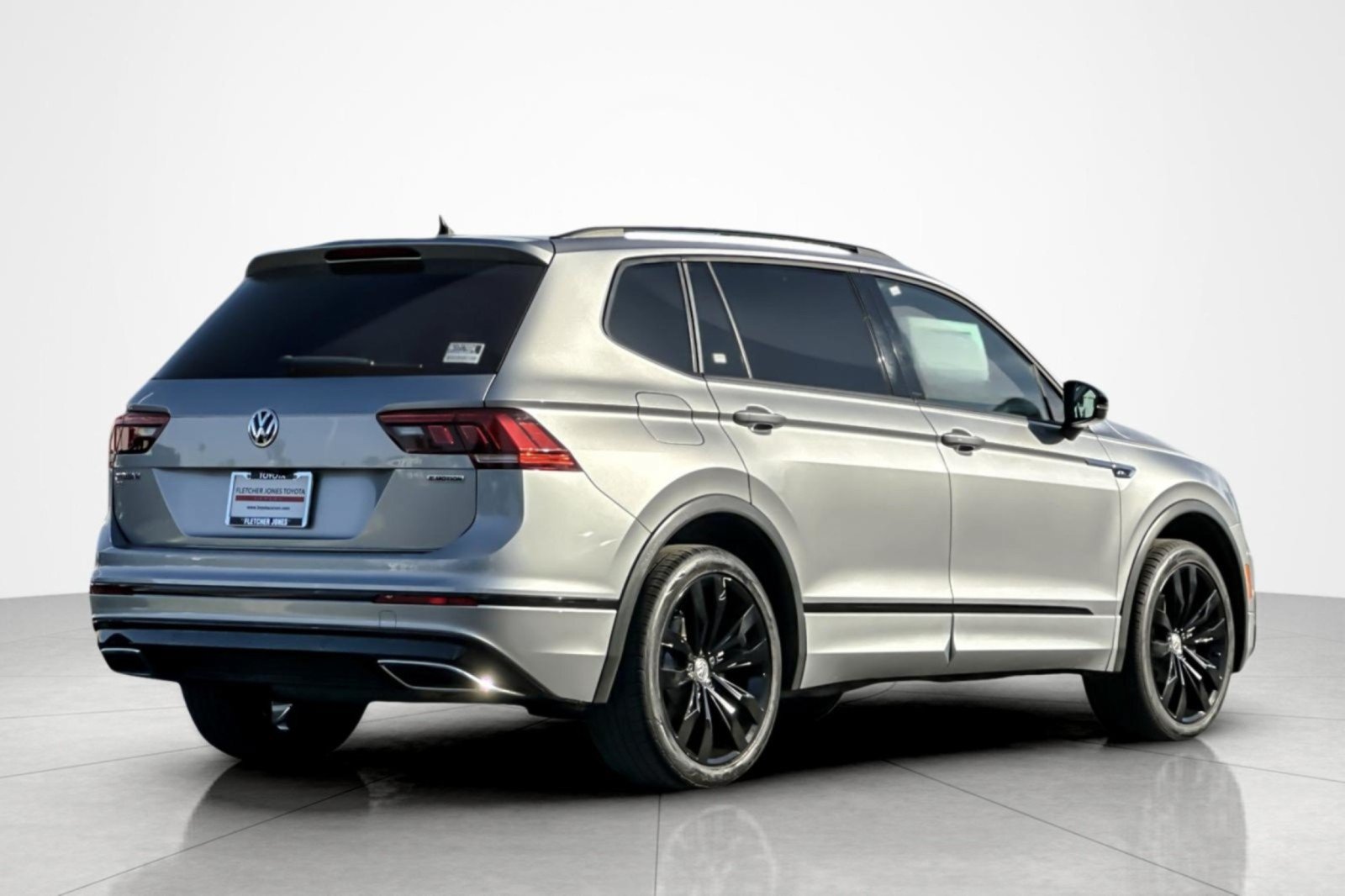 Used 2021 Volkswagen Tiguan SE R-Line AWD/4WD image 5