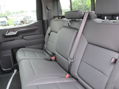 New 2026 GMC Sierra 1500 SLT w/ SLT Premium Plus Package AWD/4WD image 16