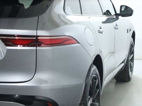 Used 2025 Jaguar F-PACE R-Dynamic S image 8