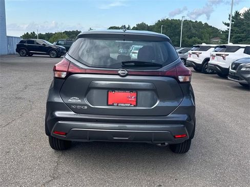 New 2025 Nissan Kicks Play S image 5