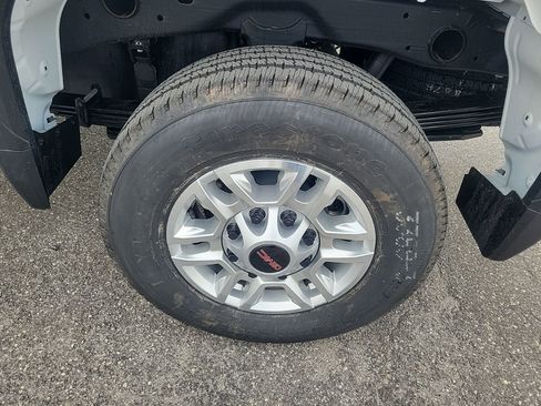 New 2026 GMC Sierra 2500 Pro image 8