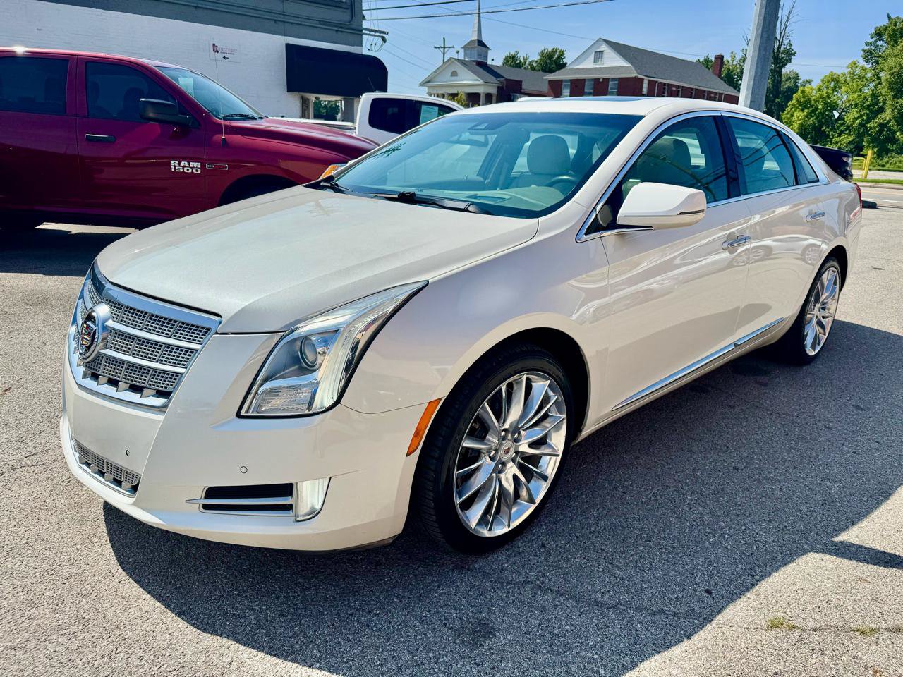 Used 2013 Cadillac XTS Platinum FWD image 3