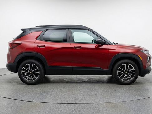 Used 2025 Chevrolet TrailBlazer LT image 11