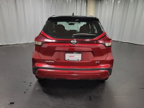 Used 2022 Nissan Kicks SR w/ Interior Electronics Package FWD image 7