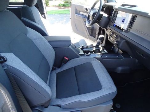 Used 2025 Ford Bronco 2-Door AWD/4WD image 8