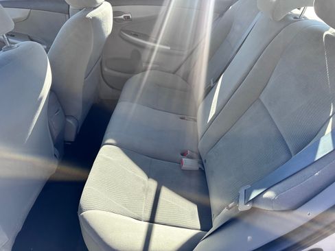 Used 2012 Toyota Corolla LE FWD image 6