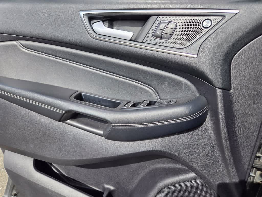 Used 2019 Ford Edge Titanium AWD/4WD image 19