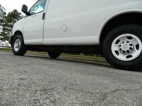 Used 2019 Chevrolet Express 2500 w/ Communications Package image 14