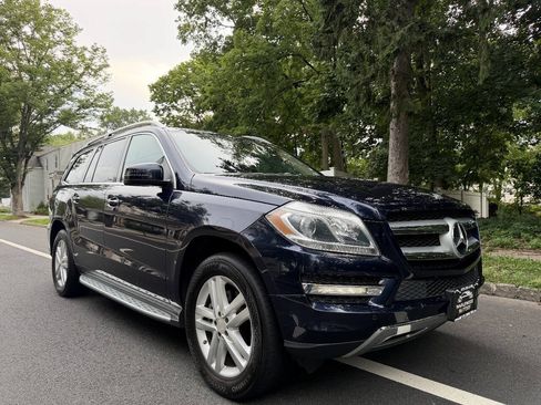 Used 2015 Mercedes-Benz GL 450 4MATIC image 3