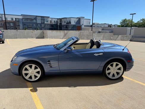 Used 2006 Chrysler Crossfire Limited RWD image 6