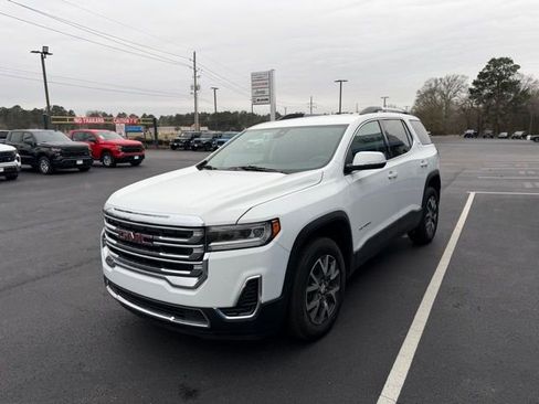 Used 2023 GMC Acadia SLE w/ Driver Convenience Package image 3