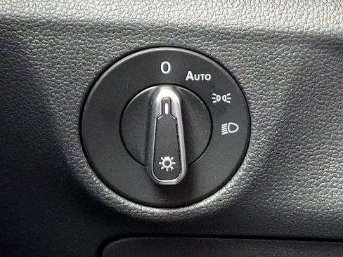 Certified 2023 Volkswagen Jetta SE image 22