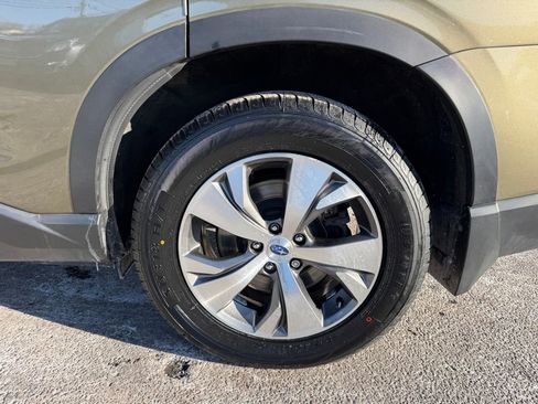 Used 2023 Subaru Ascent Premium w/ Convenience Package image 11