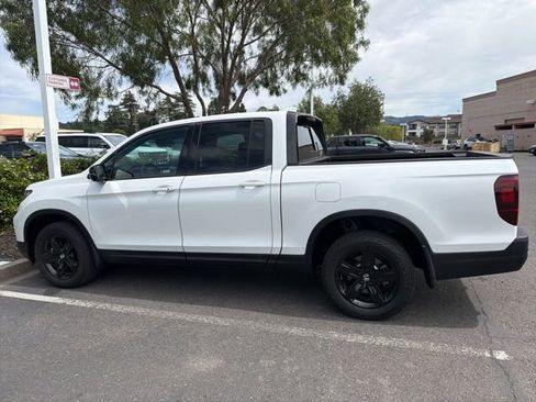 Used 2023 Honda Ridgeline Black Edition image 18