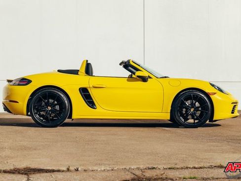 Used 2017 Porsche 718 Boxster image 13