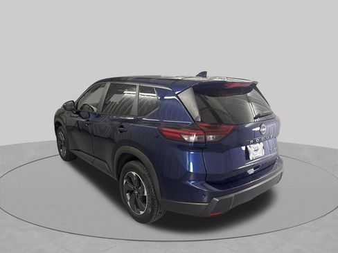 Used 2024 Nissan Rogue SV AWD/4WD image 7
