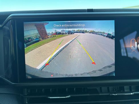 Used 2024 Jeep Wrangler Unlimited image 22