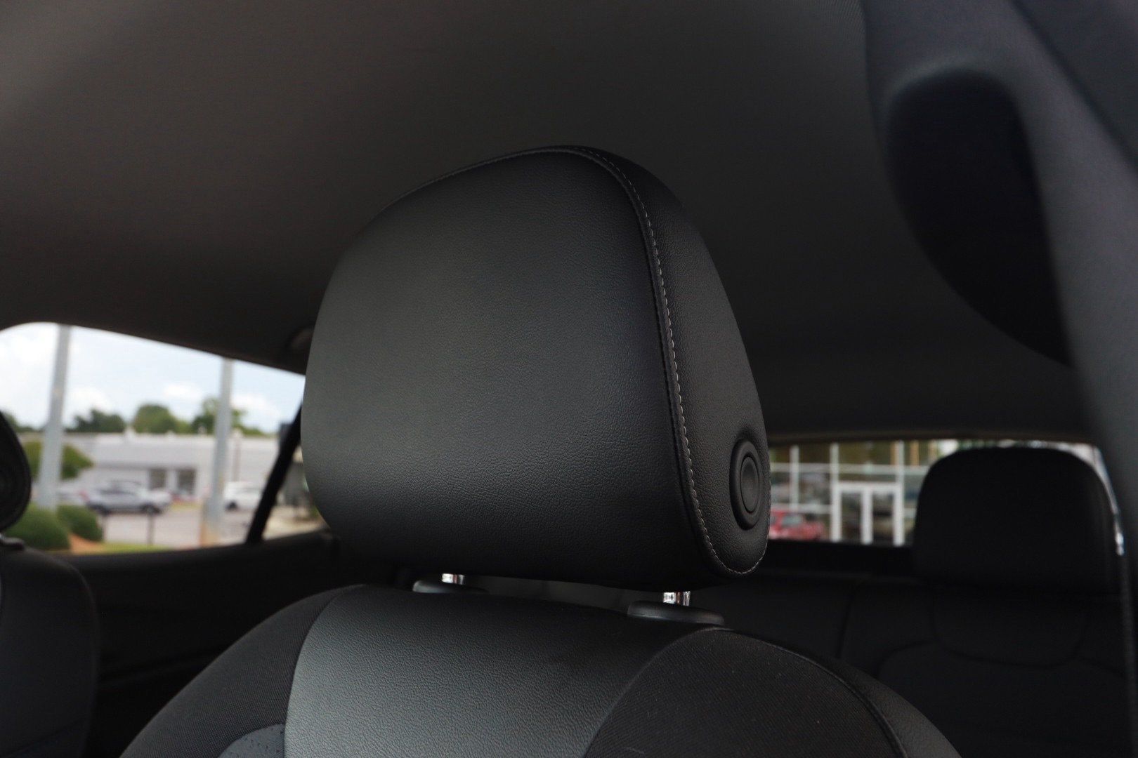 Used 2025 Chevrolet Trax LT w/ LT Convenience Package FWD image 19