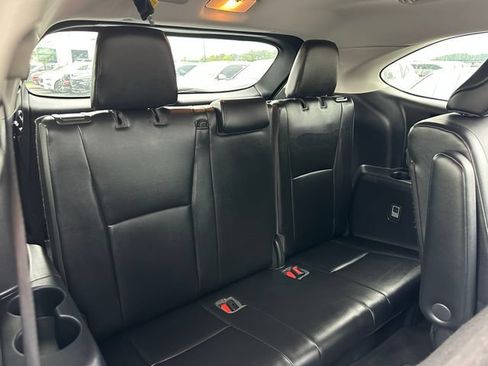 Used 2021 Toyota Highlander XLE FWD image 31