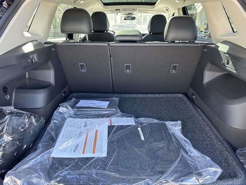 New 2026 Volkswagen Tiguan SE image 5