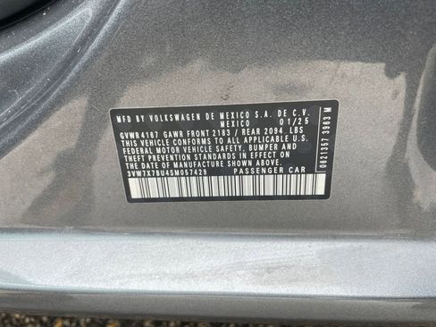 Used 2025 Volkswagen Jetta SE image 29