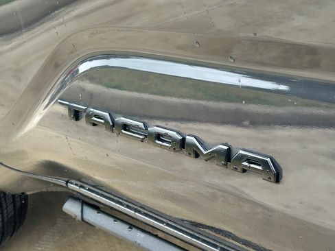 Used 2025 Toyota Tacoma TRD Sport RWD image 14
