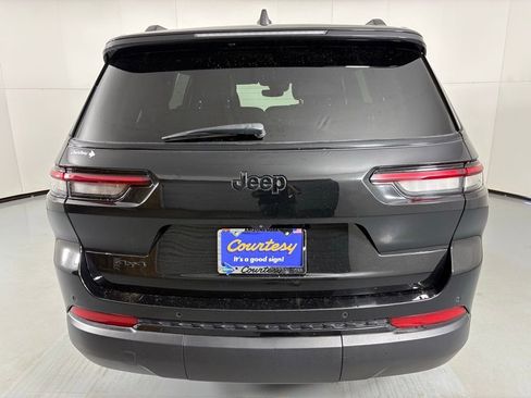 Used 2023 Jeep Grand Cherokee L Laredo AWD/4WD image 7