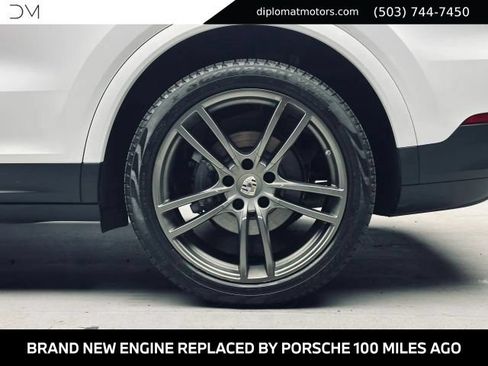 Used 2020 Porsche Cayenne AWD/4WD image 41