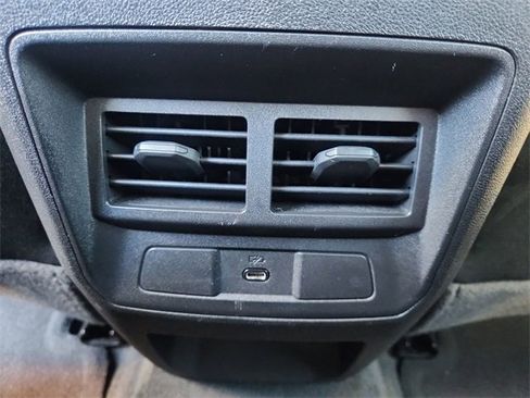 Used 2024 Chevrolet Colorado LT w/ LT Convenience Package image 21