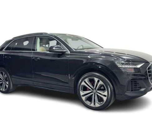 Used 2019 Audi Q8 Prestige w/ Luxury Package AWD/4WD image 7