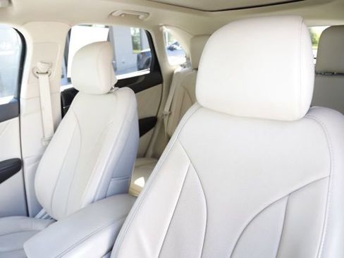 Used 2018 Lincoln MKC Reserve w/ Lincoln MKC Climate Package AWD/4WD image 13