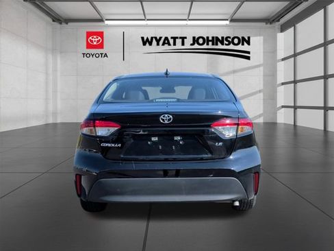 Certified 2025 Toyota Corolla LE image 4