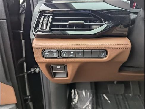 Used 2024 Acura MDX SH-AWD w/ Advance Package image 15