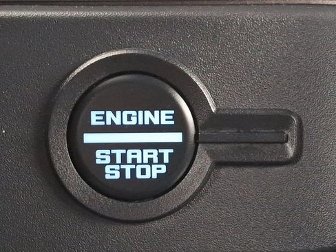 Used 2025 Ford Bronco Outer Banks image 23